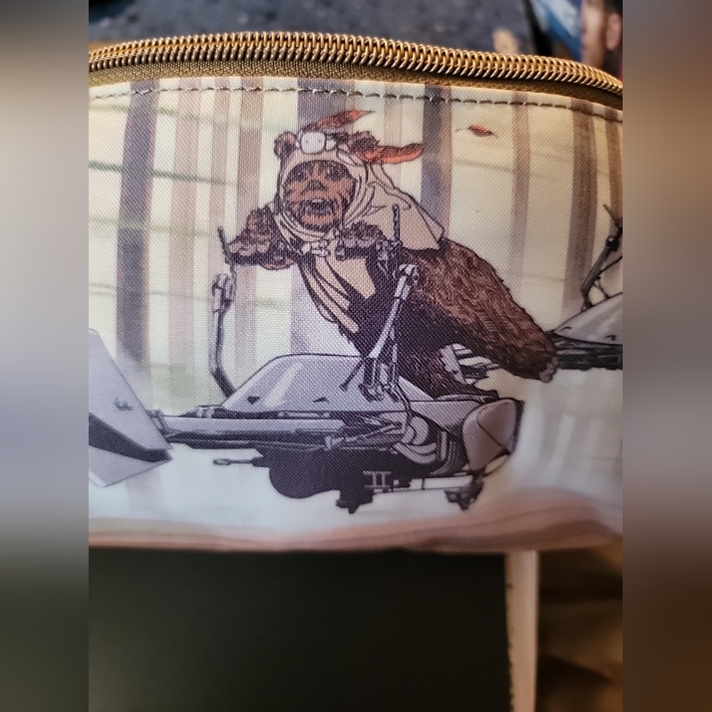 Disney,Funko, and Lucas Film Star Wars Fanny pack multicolor made in China NWT - Picture 2 of 9